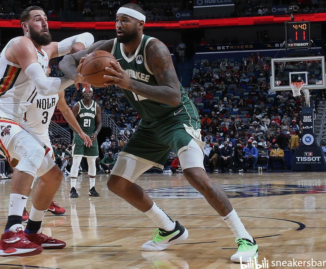 更是对他不 更是对他不